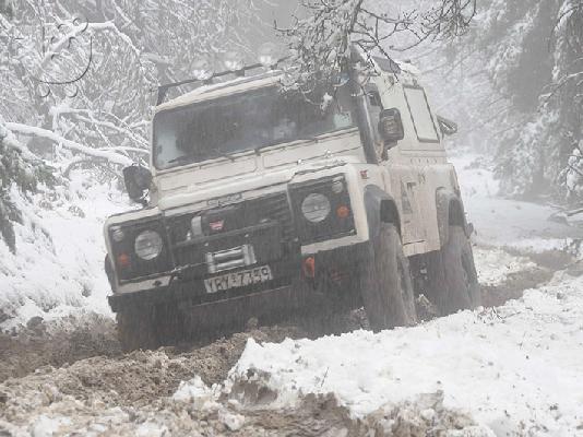 LAND ROVER DEFENDER 